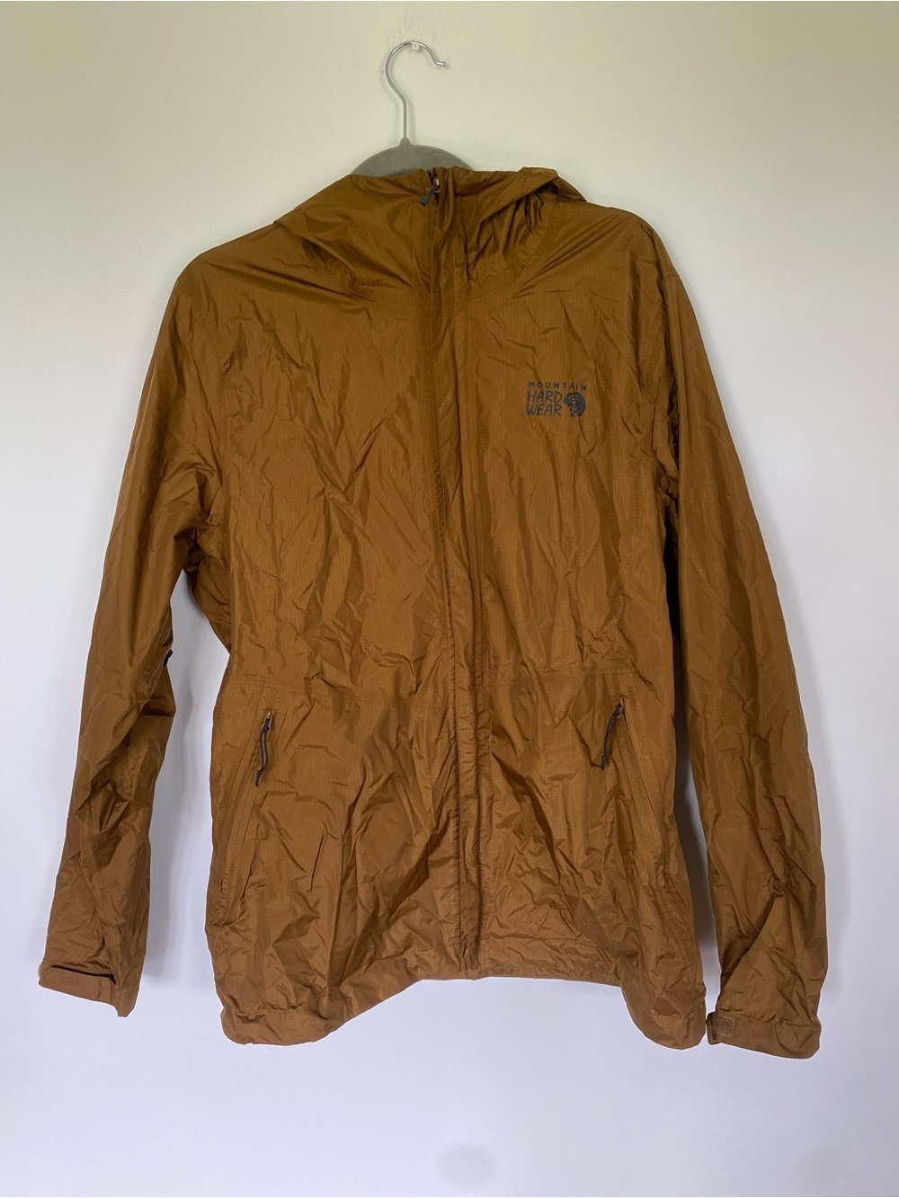 Mountain Hardwear Lightweight Hooded Windbreaker in Golden Brown